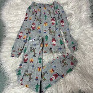Baby Gap Christmas pajamas size 4T // 3930